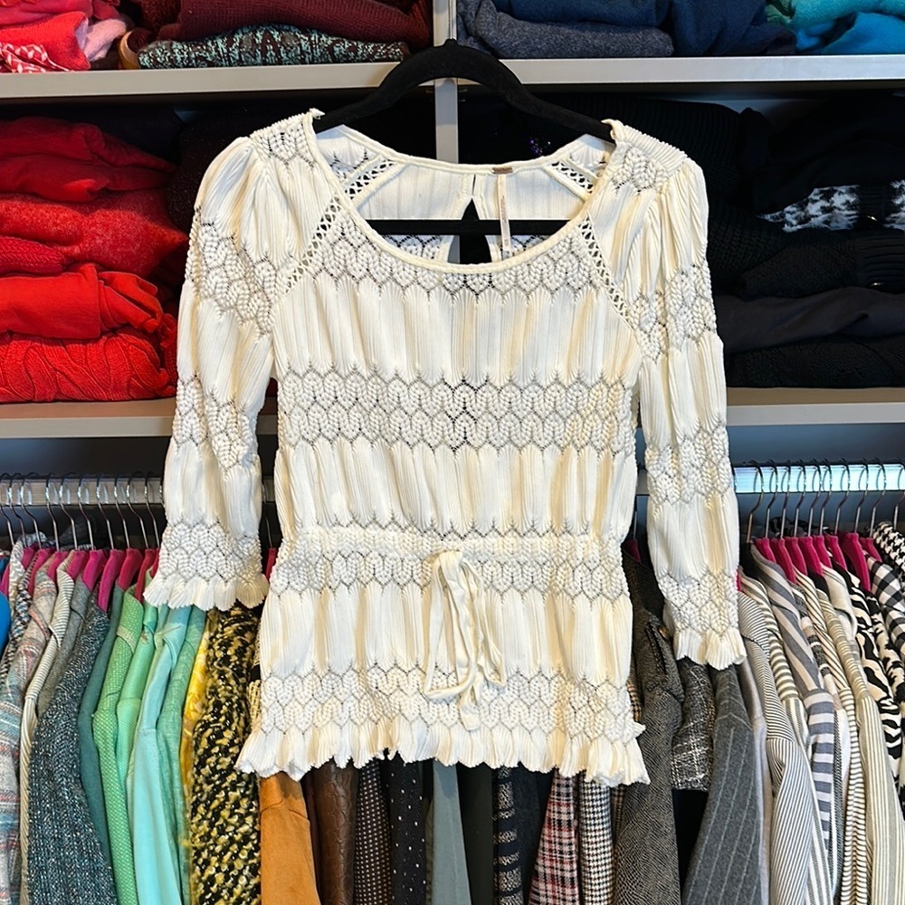 Free People white crocheted 3/4 sleeve back cut out tie waist top size XS